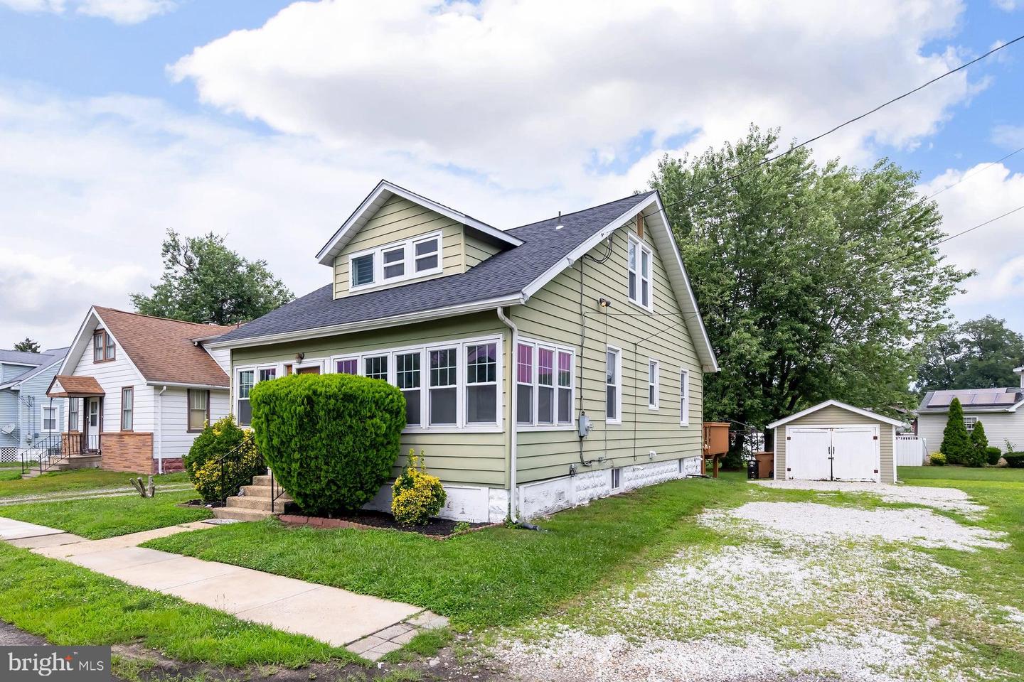 16 Mantua Rd Property Photo 3