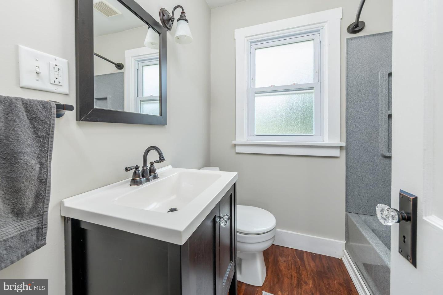 38 Pine St Property Photo 12