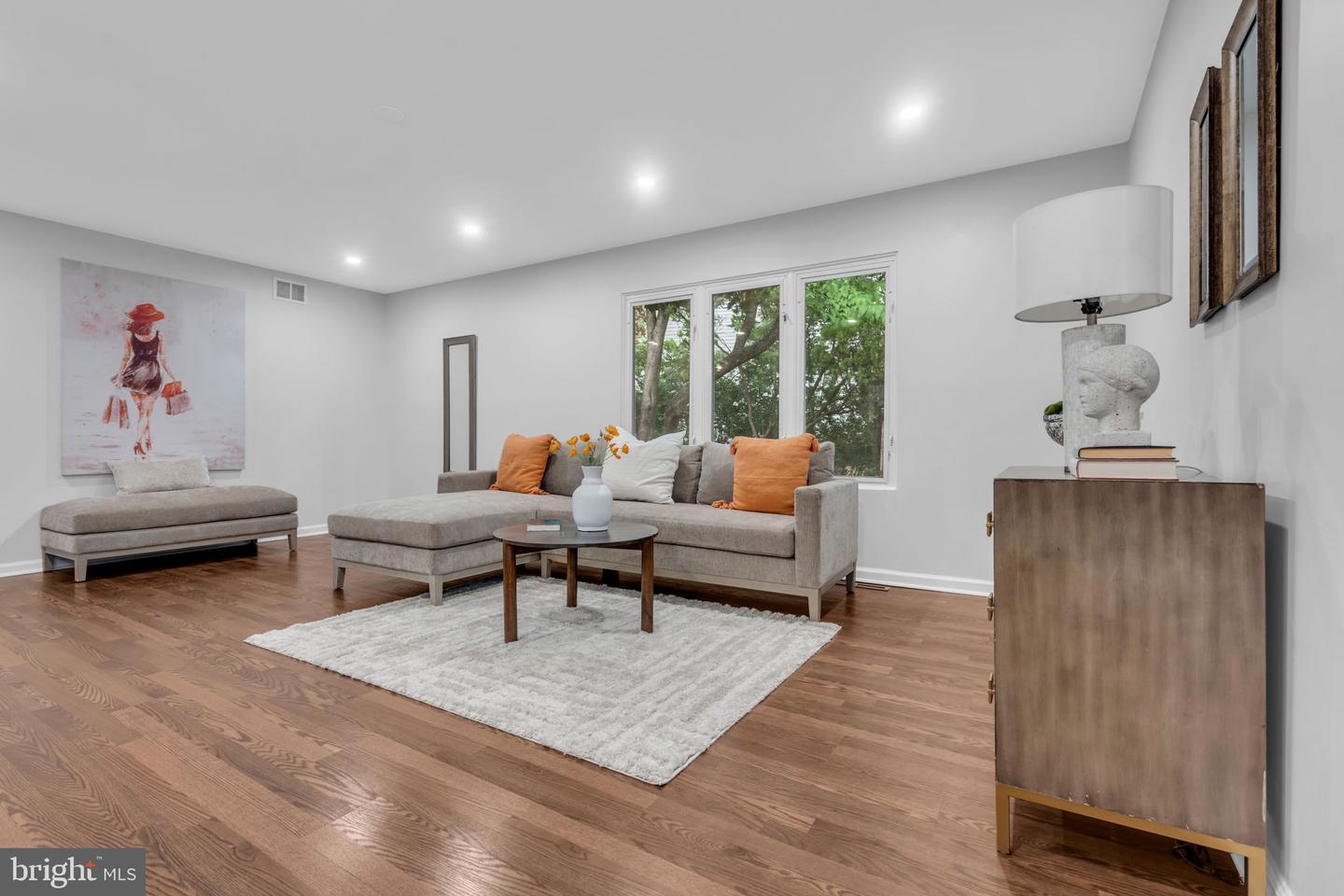 460 Second St Property Photo 5