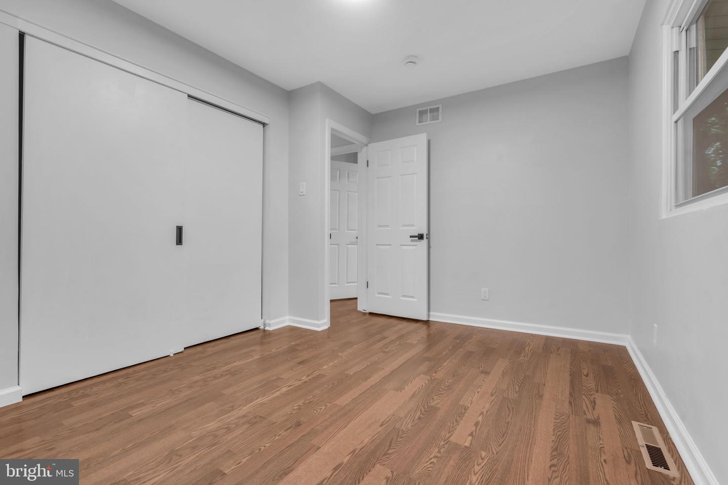 460 Second St Property Photo 24