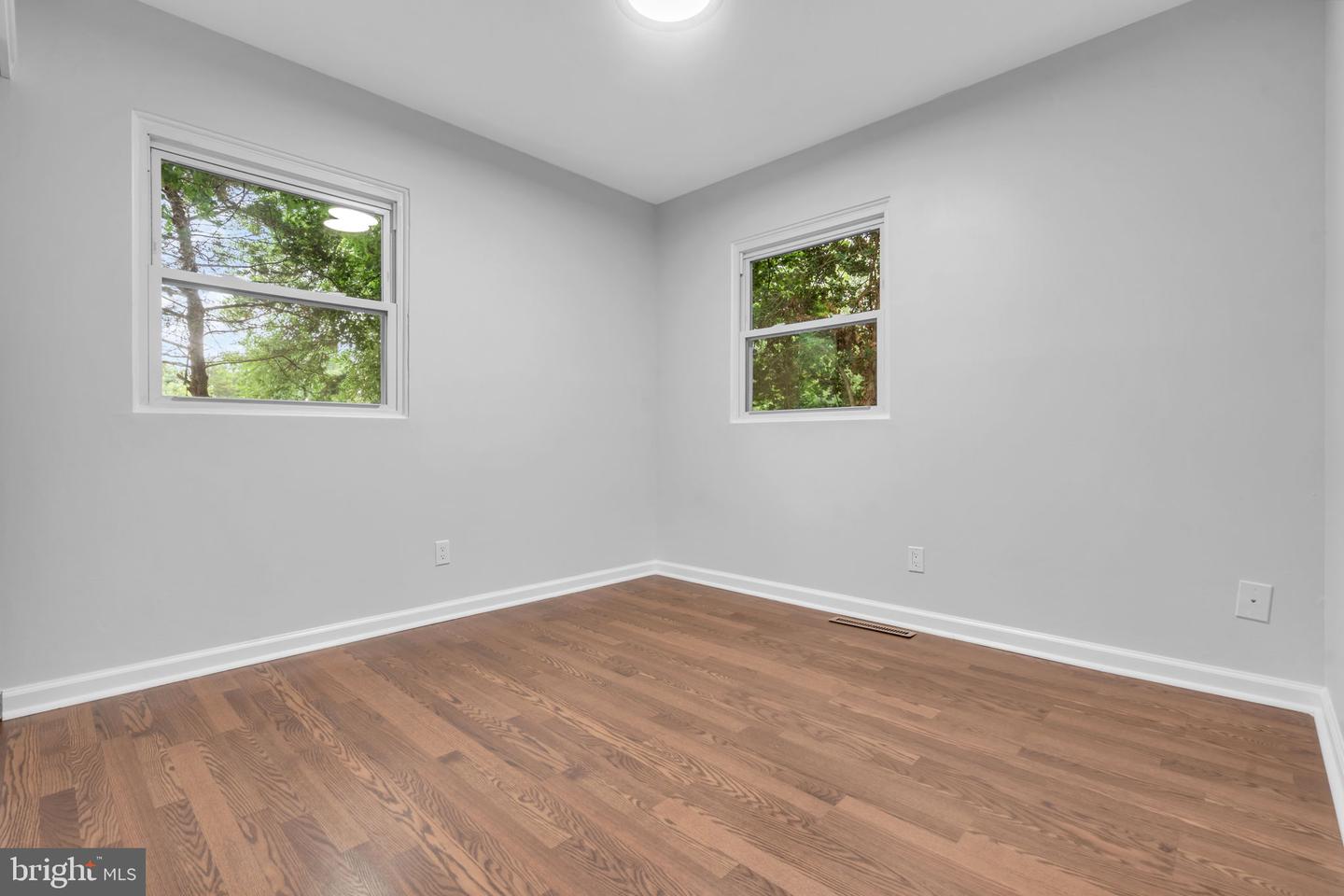 460 Second St Property Photo 26