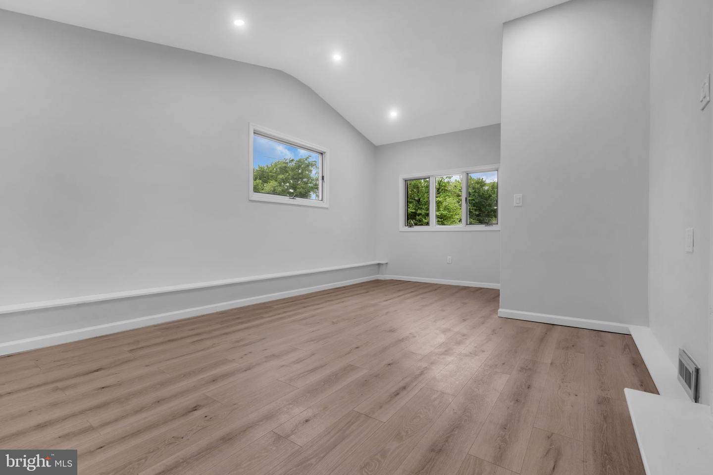 460 Second St Property Photo 30