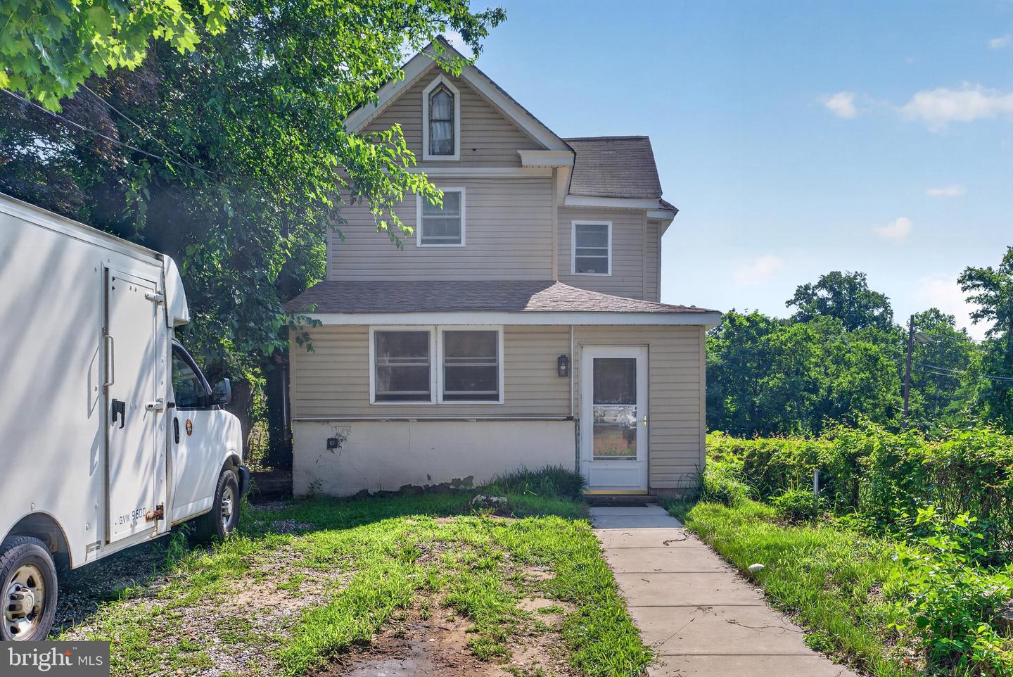 1679 Almonesson Rd Property Photo 2