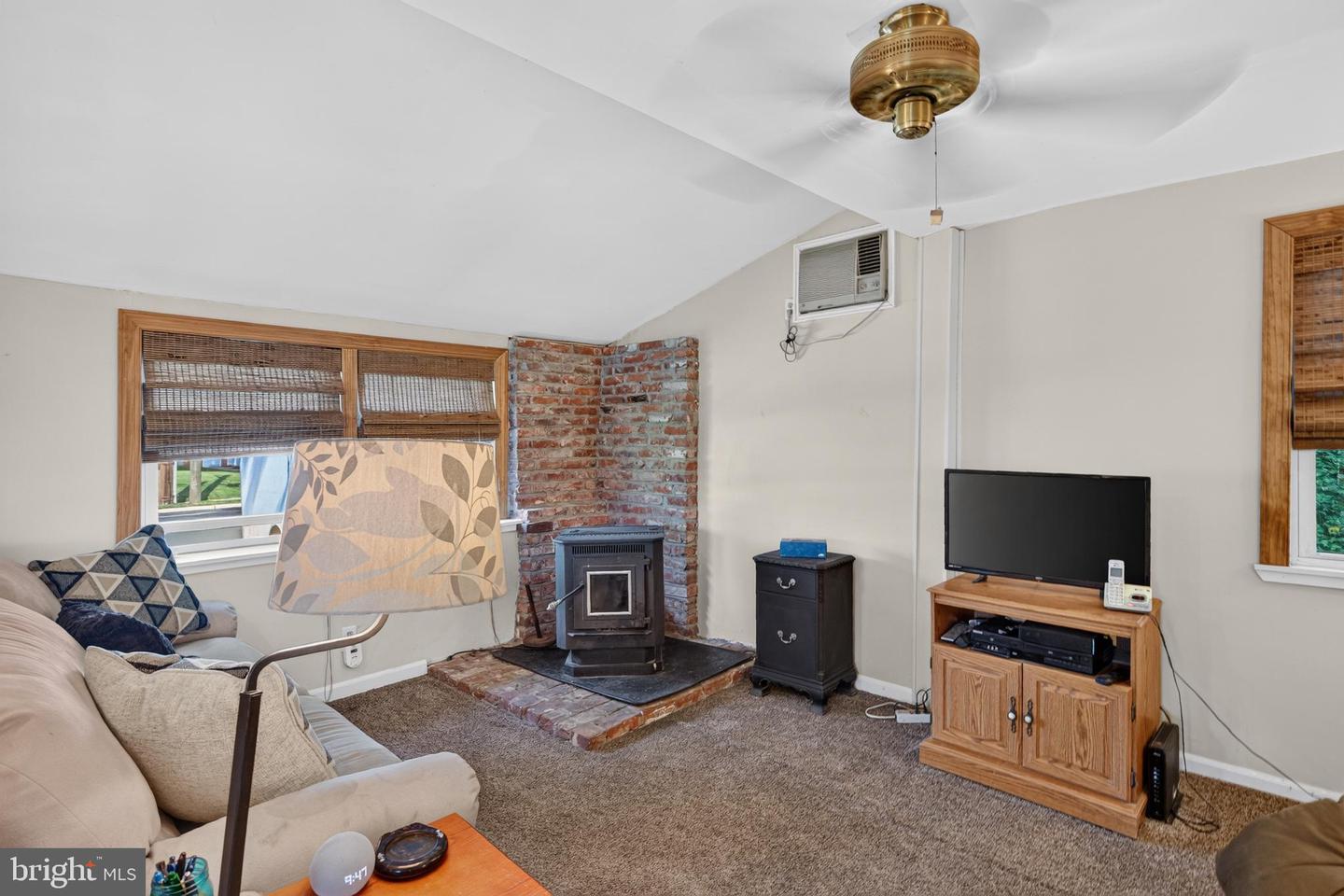 1679 Almonesson Rd Property Photo 5