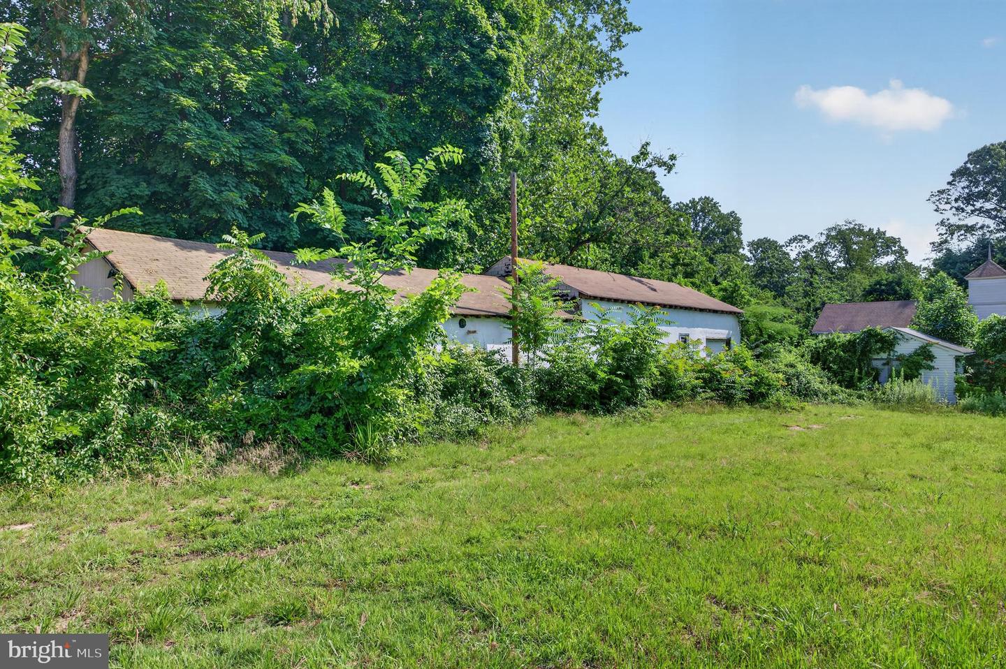 1679 Almonesson Rd Property Photo 22