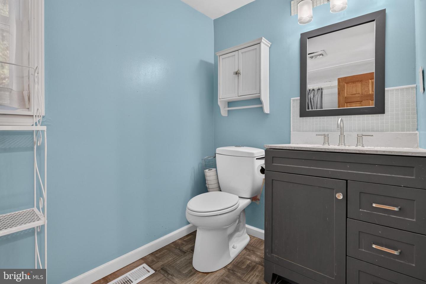 1679 Almonesson Rd Property Photo 23