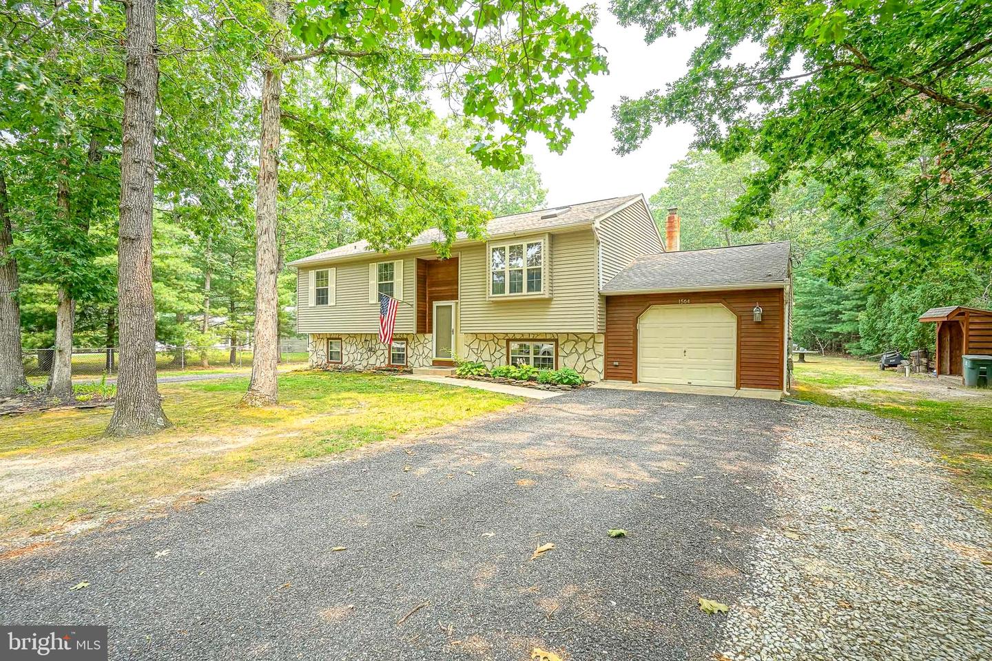 1564 Sunny Hill Ave Property Photo 2