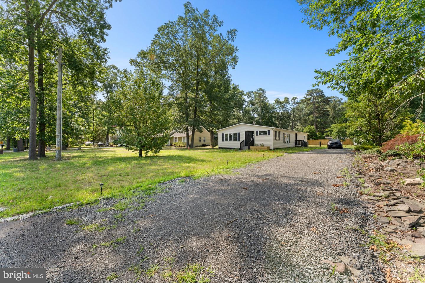 2711 S Shore Dr Property Photo 1