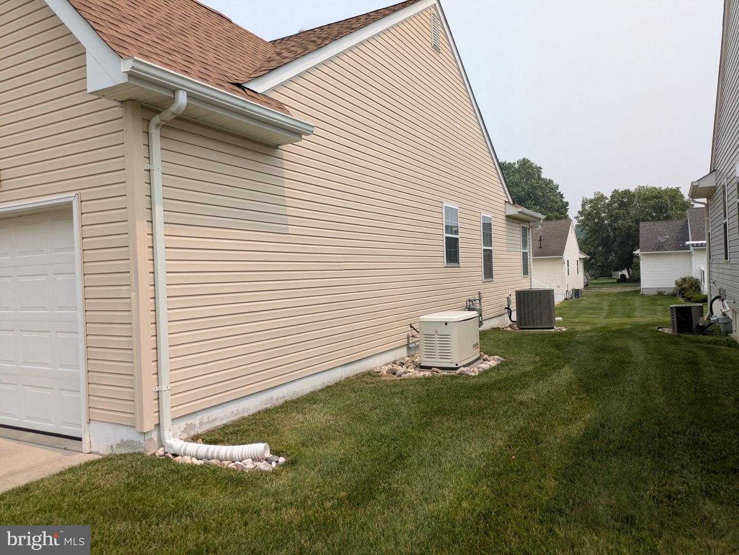 515 Howey Dr Property Photo 2