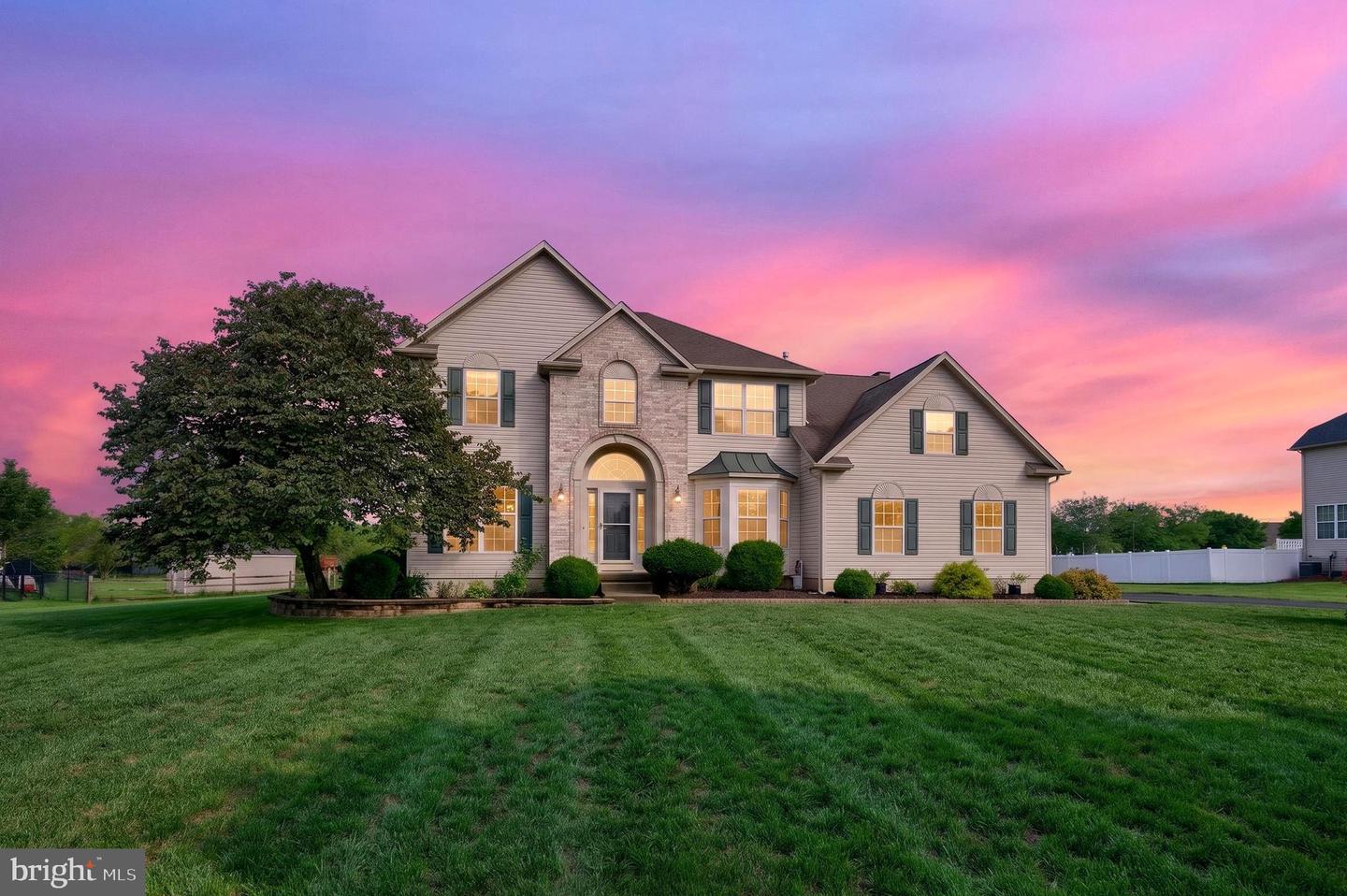 705 ELAINE DR