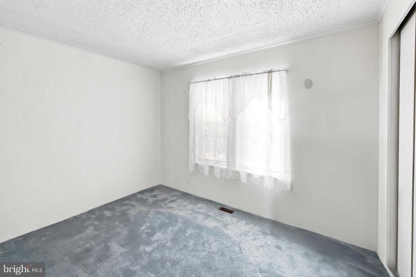 209 Sunnyside Ln Property Photo 12
