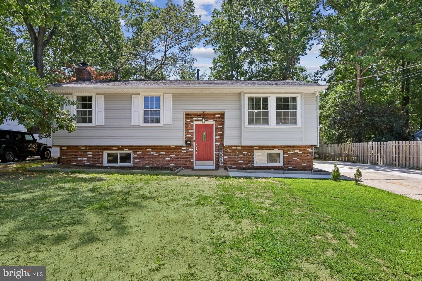 148 Holly Pkwy Property Photo 1