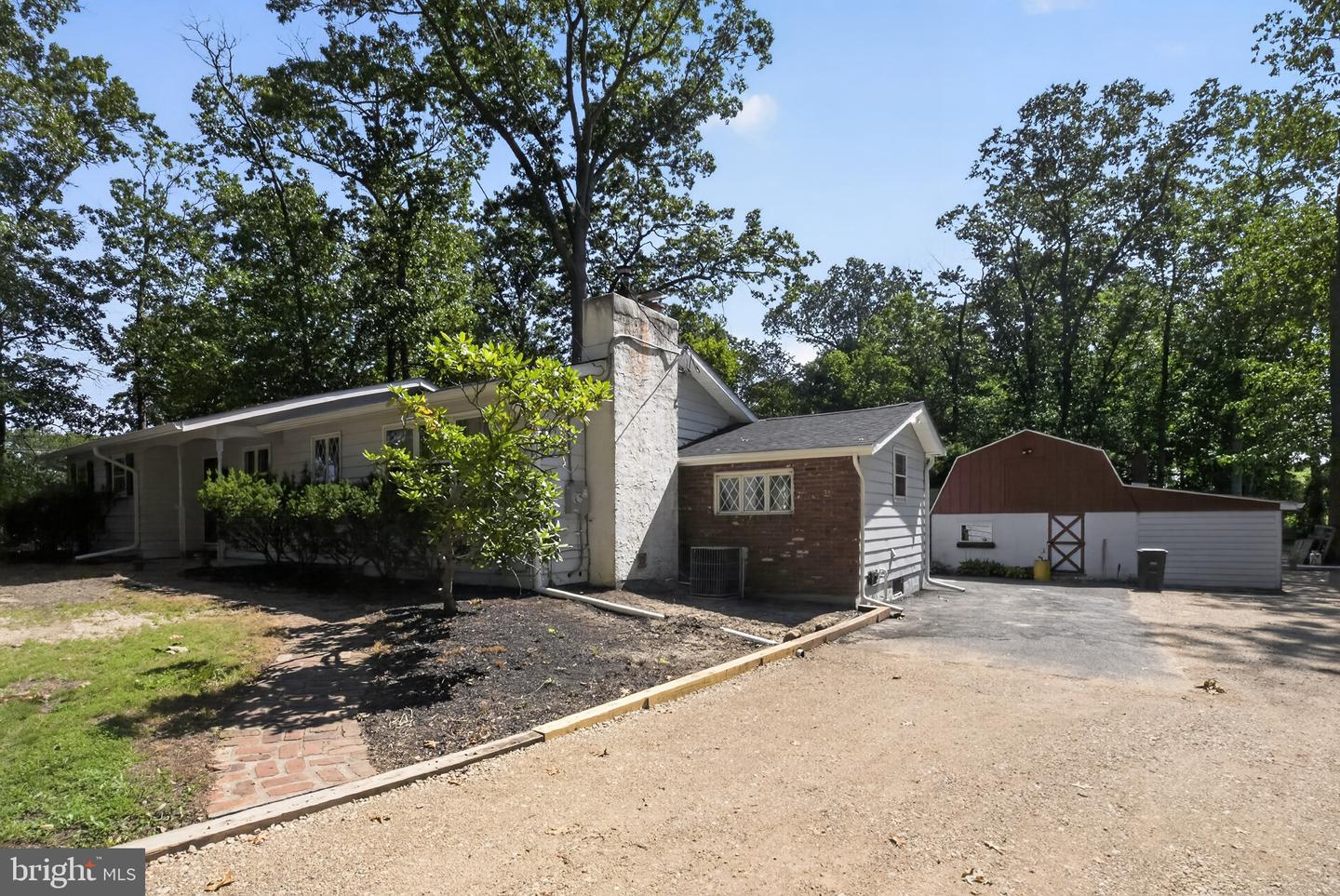 930 Sykesville Rd Property Photo 2