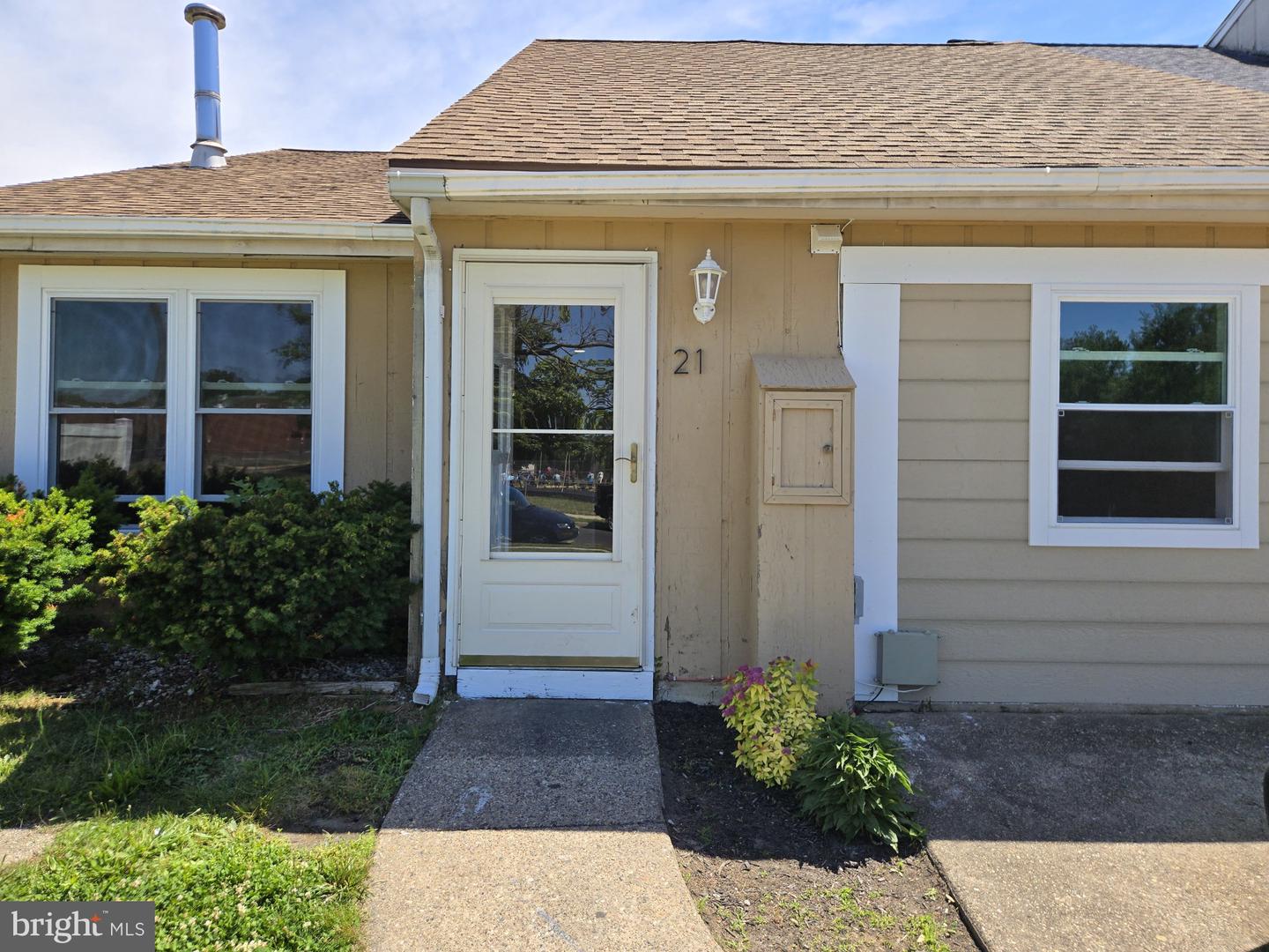 21 ALDEBERAN DR Property Photo 1