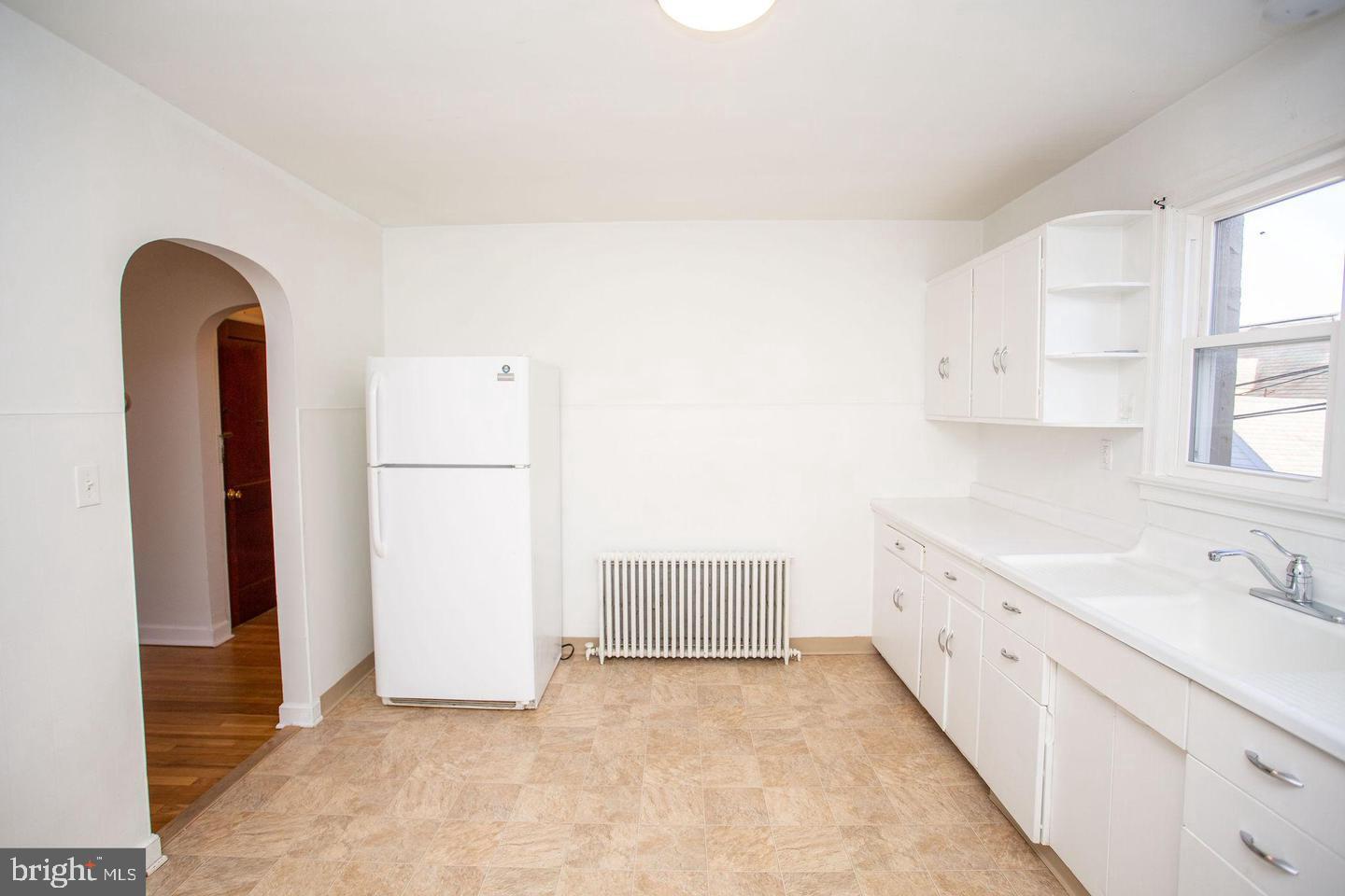 56 Linwood Ave Property Photo 7