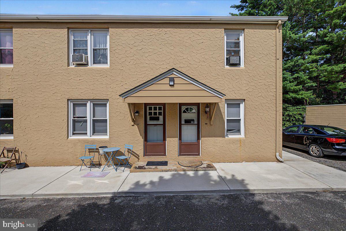 56 Linwood Ave Property Photo 14