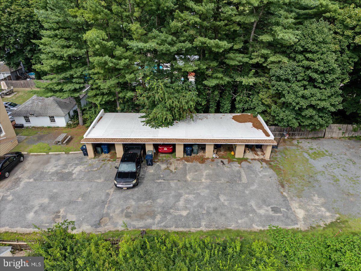 56 Linwood Ave Property Photo 27