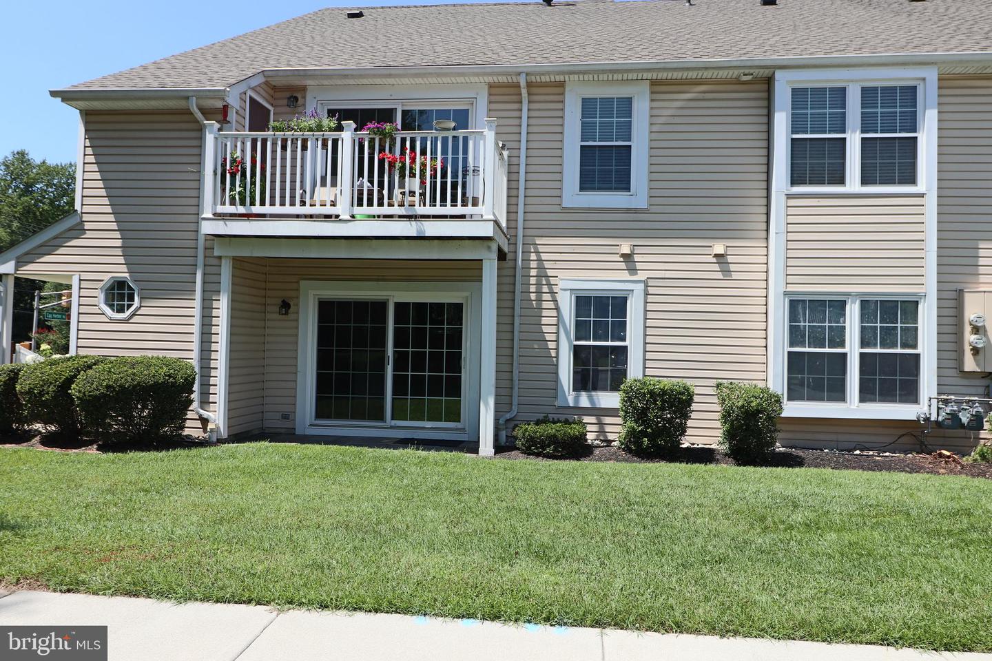 105 Devonshire Ct Property Photo 2