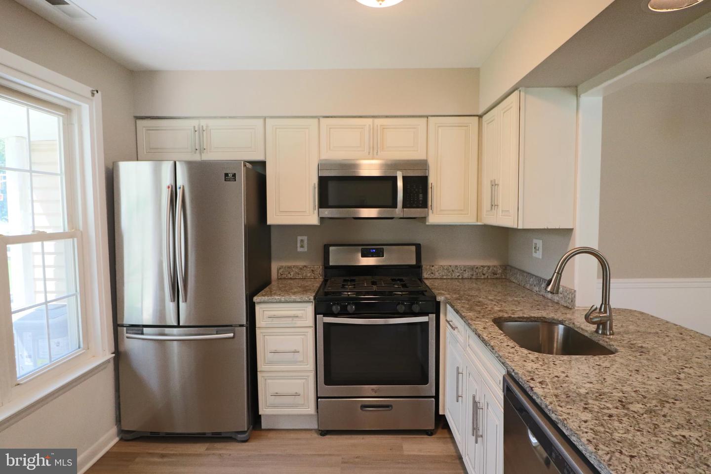 105 Devonshire Ct Property Photo 3