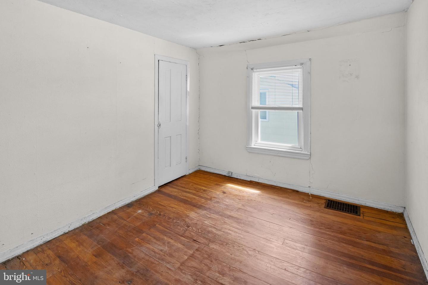 371 E Holly Ave Property Photo 15