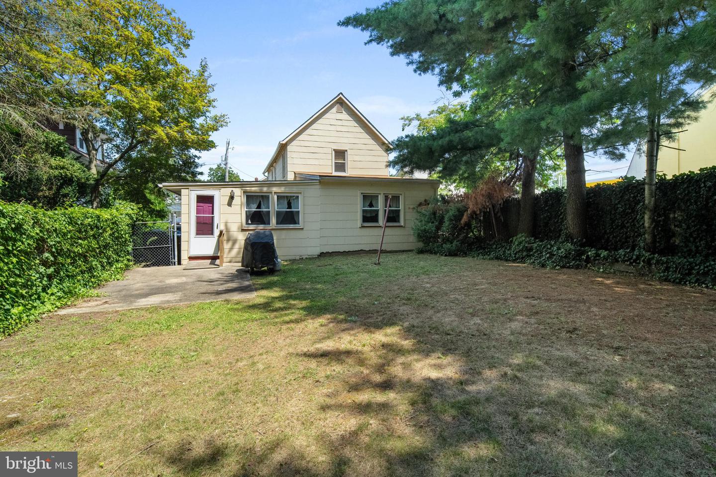 371 E Holly Ave Property Photo 19