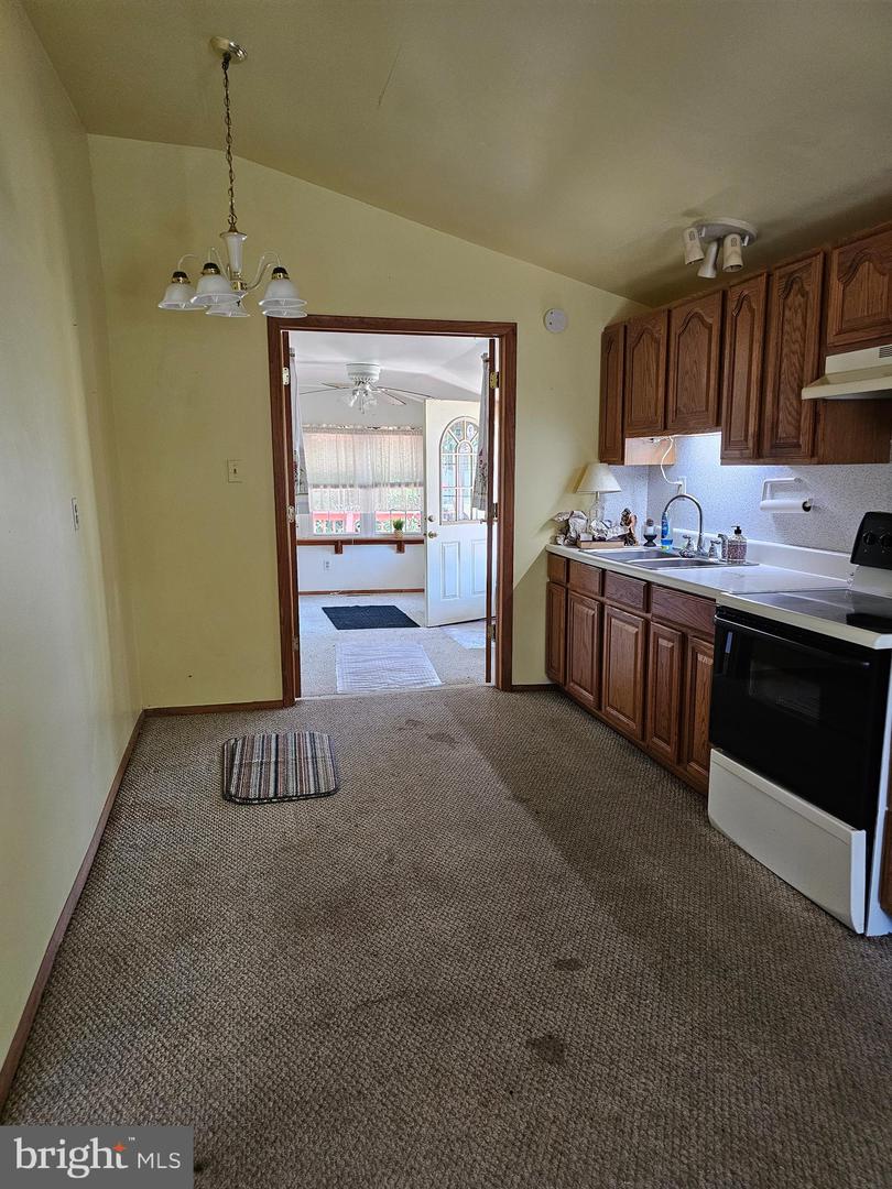 284 Floodgate Rd Property Photo 4