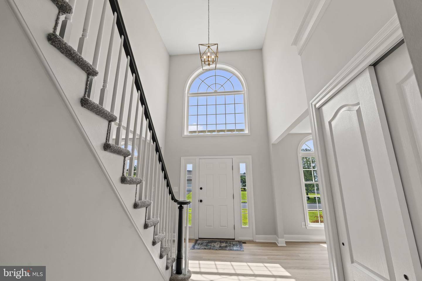 6 Skyline Cir Property Photo 5