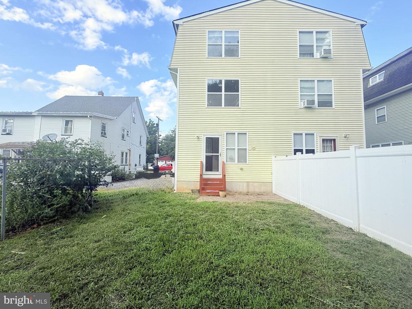 8 Mechanic St Property Photo 25