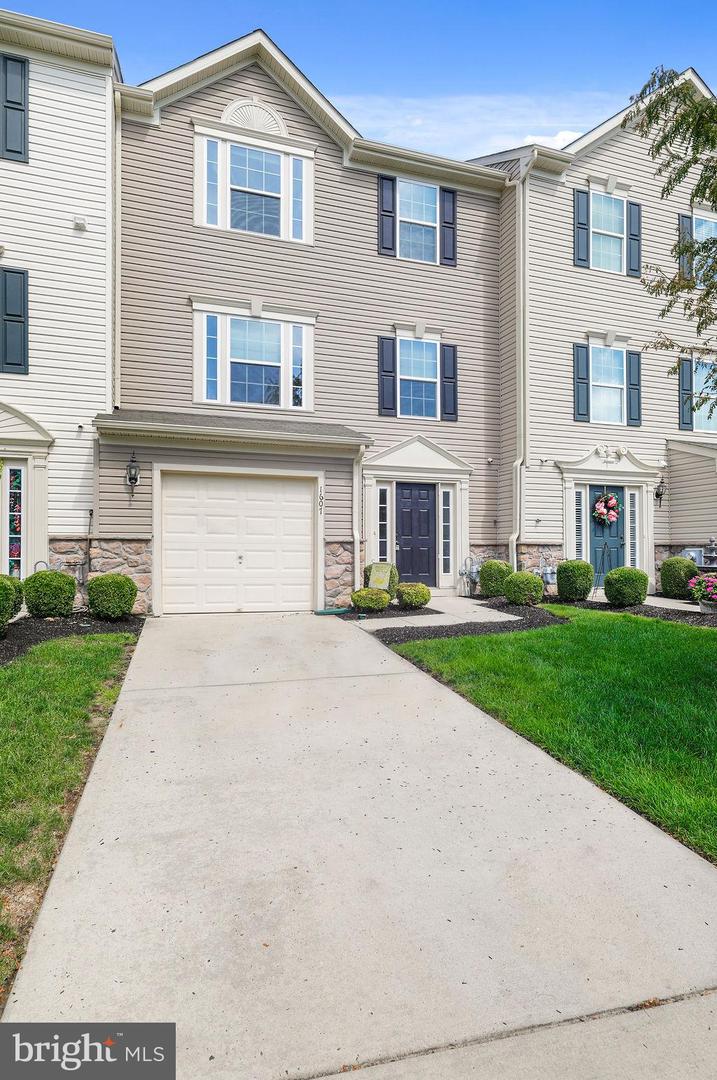 1607 Exposition Dr Property Photo 13