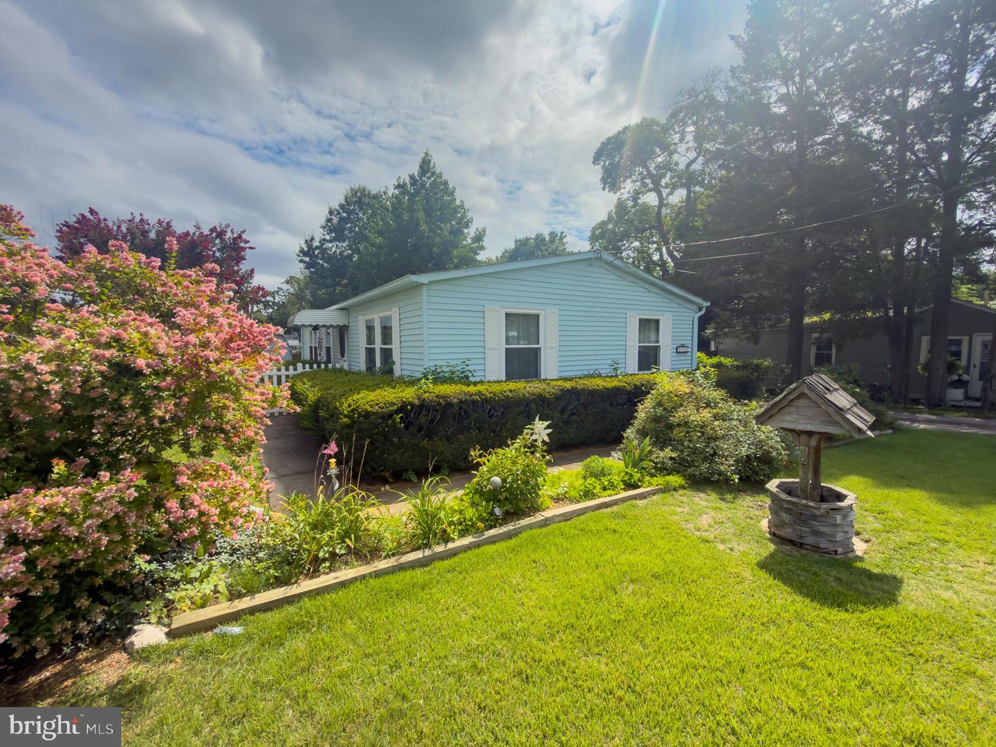 462 HARRISON AVE Property Photo 1