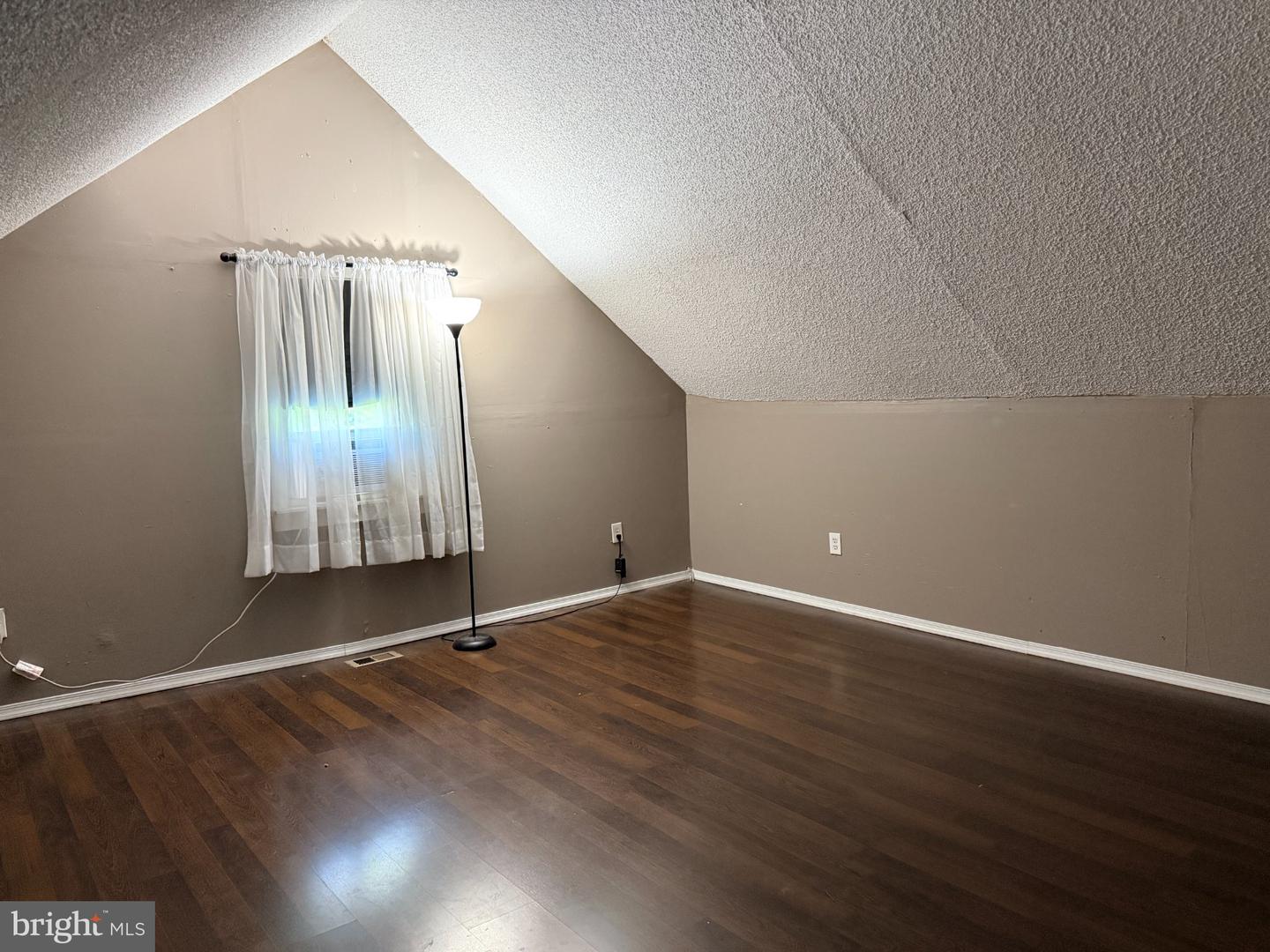 407 Tuckahoe Rd Property Photo 16