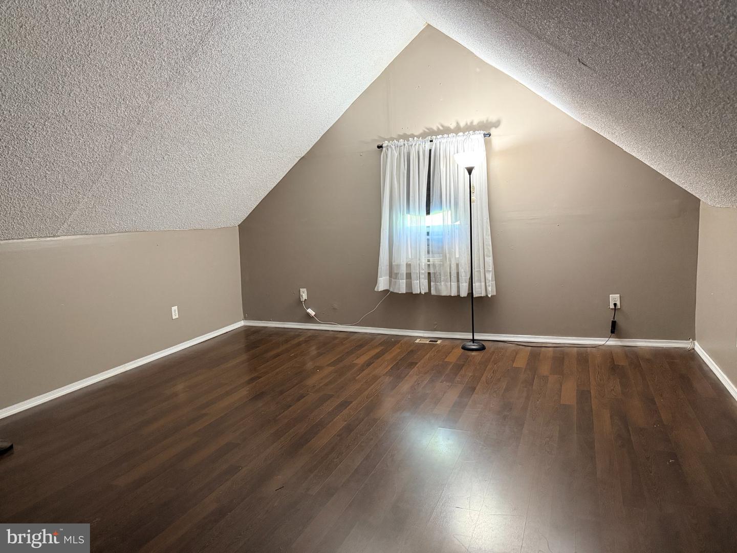 407 Tuckahoe Rd Property Photo 17