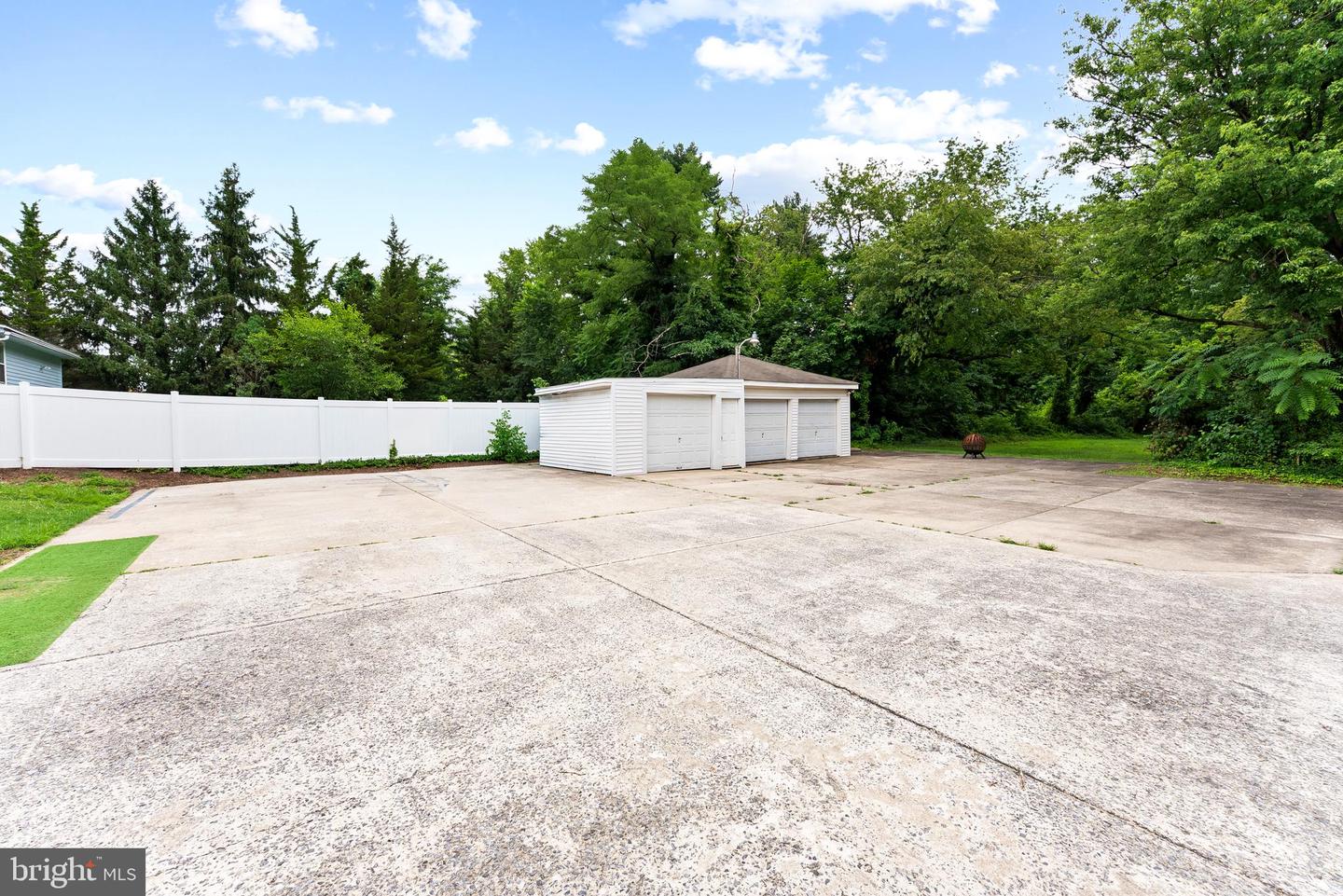 NJGL2076492 Property Photo 77