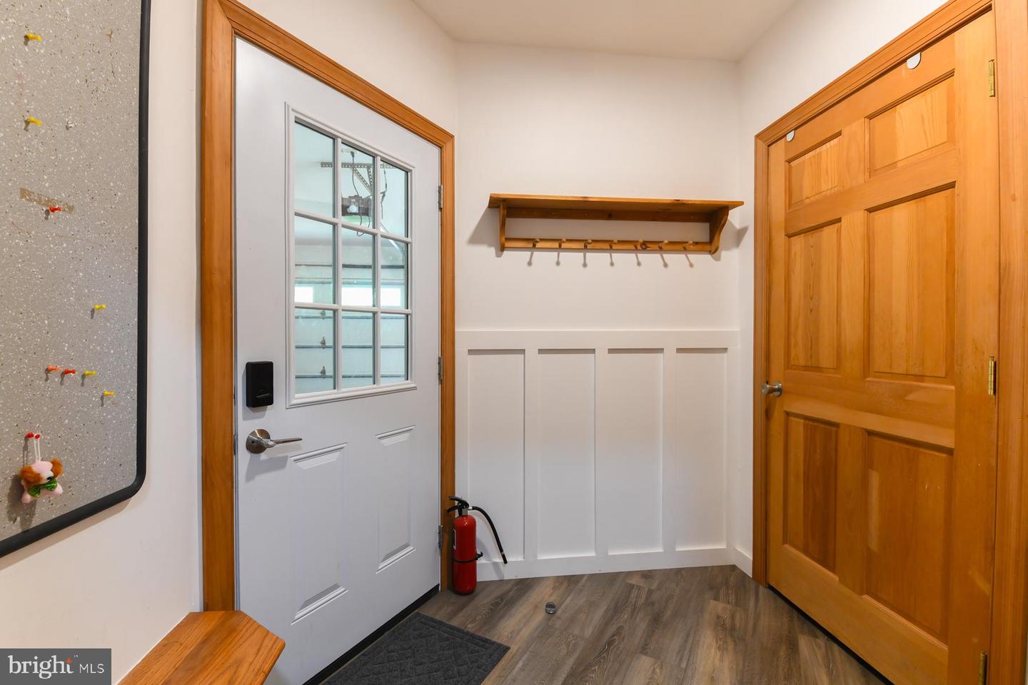 307 E Buttonwood St Property Photo 21