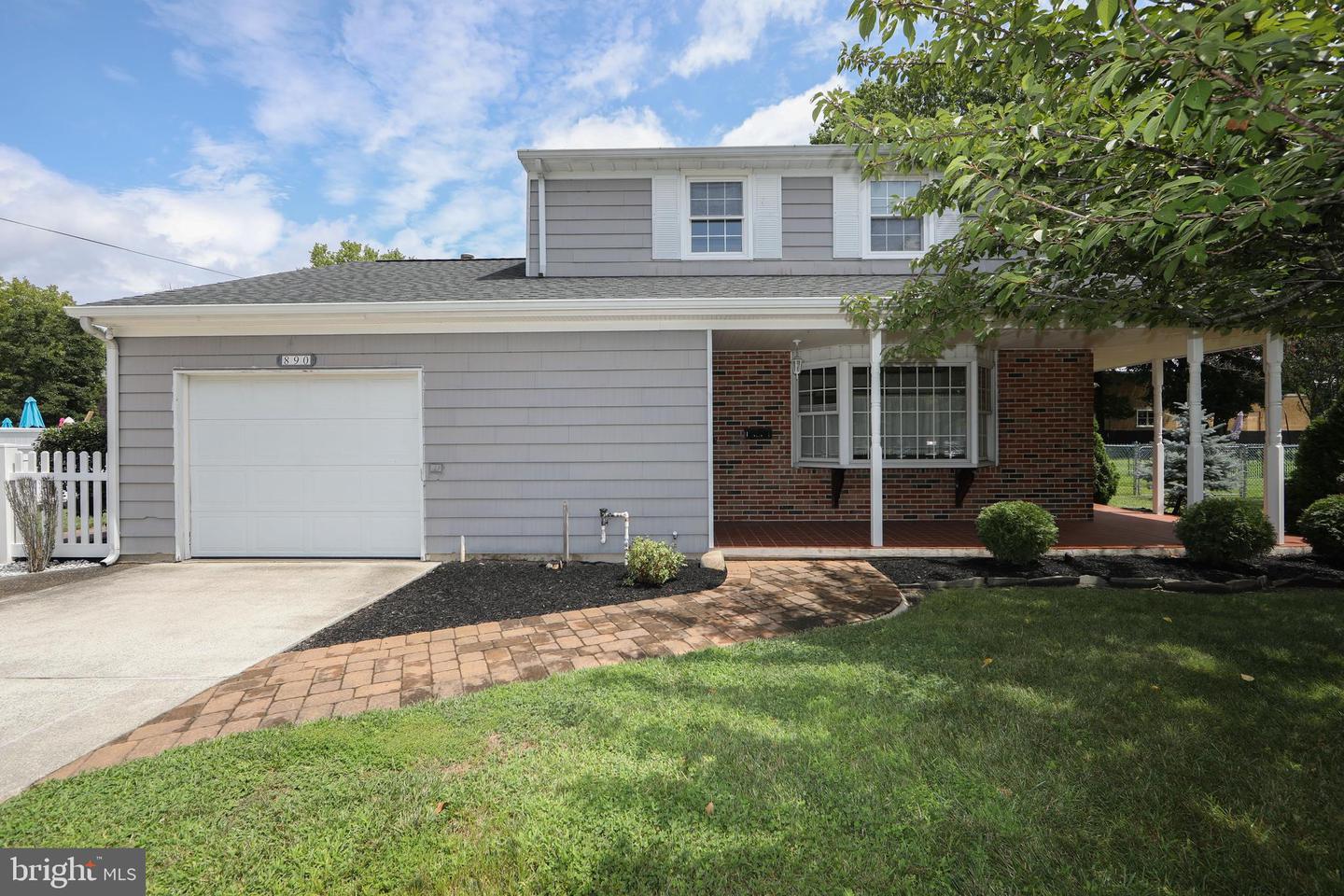 890 Mantua Blvd Property Photo 1