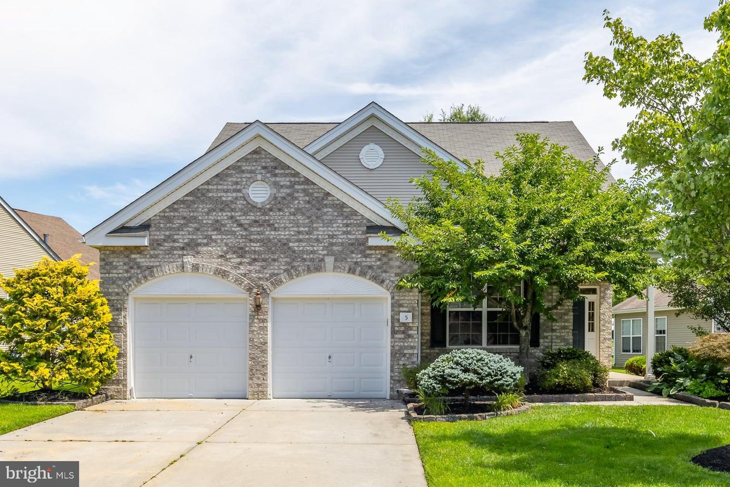 5 Maplegrove Court Property Photo 1
