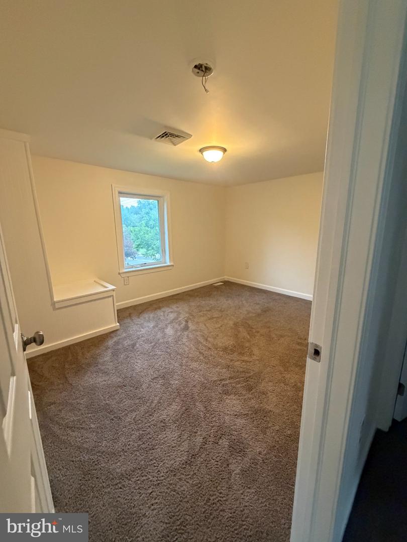 594 E Holly Ave Property Photo 13