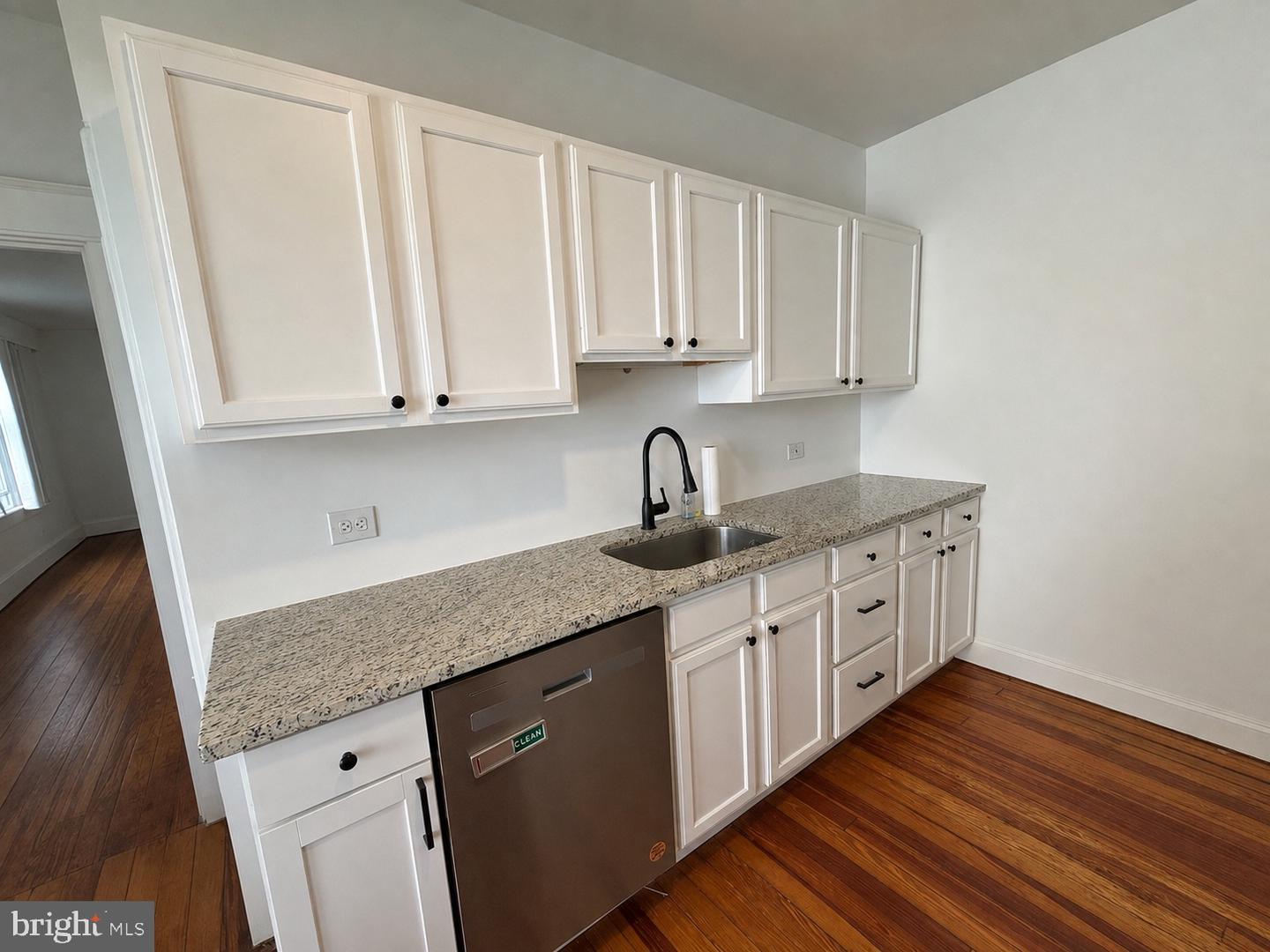 14 Simpson Ave Property Photo 2