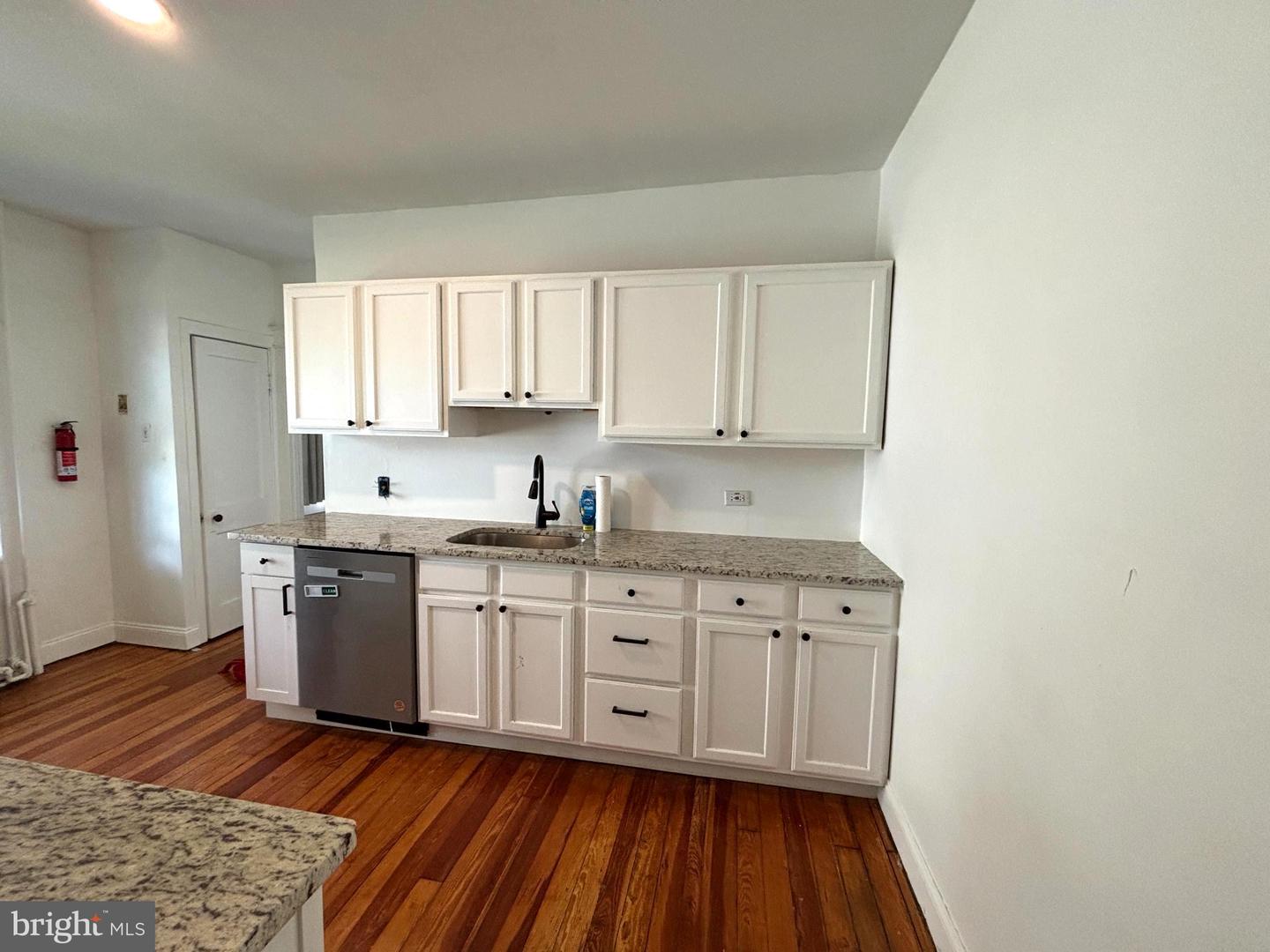 14 Simpson Ave Property Photo 3