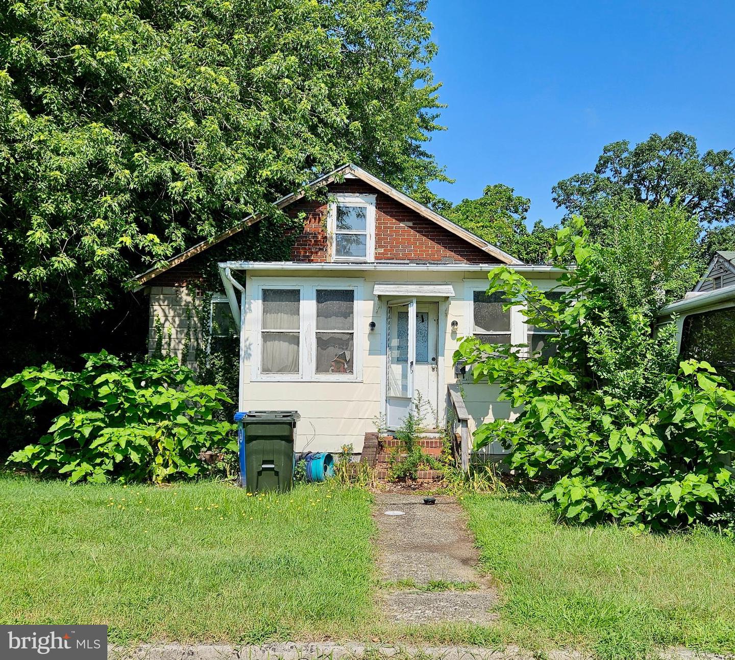 1410 Burkett Ave Property Photo 1
