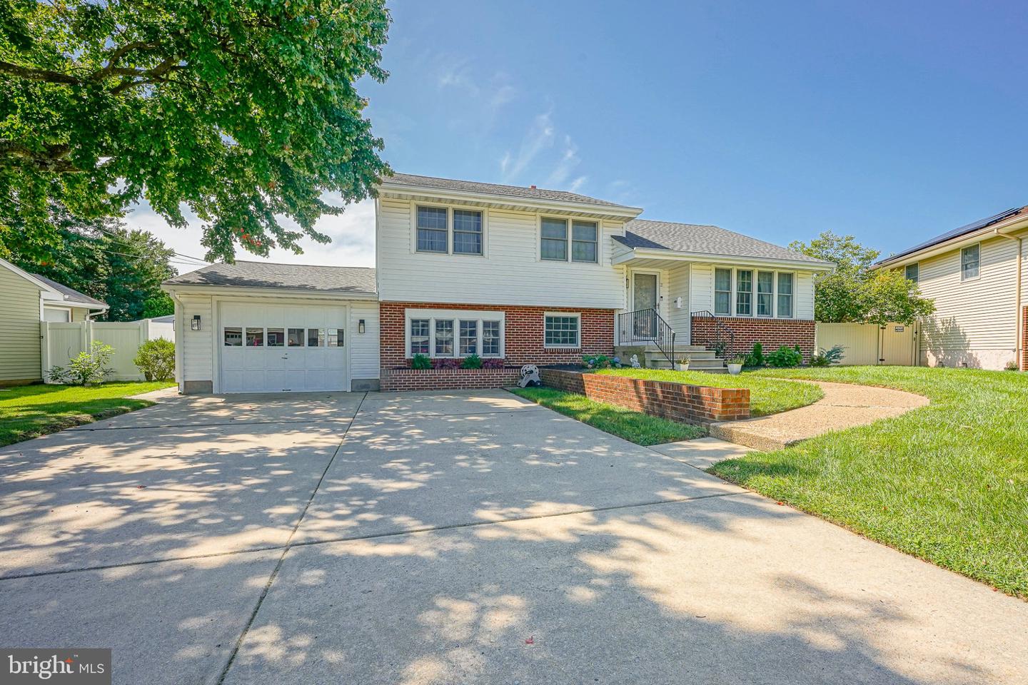 2 Cedar Cir Property Photo 1