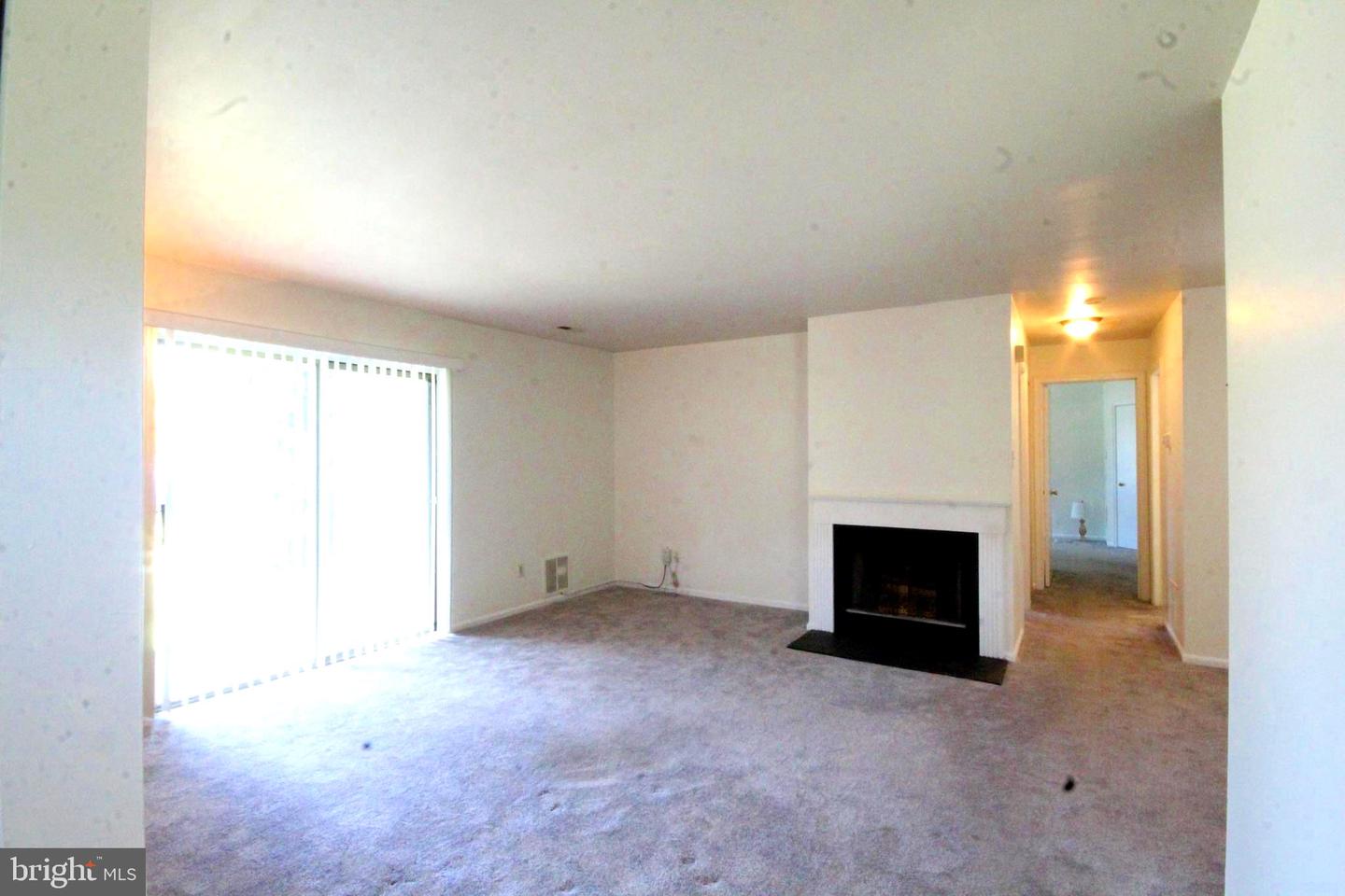 431 Atlanta Ct Property Photo 4