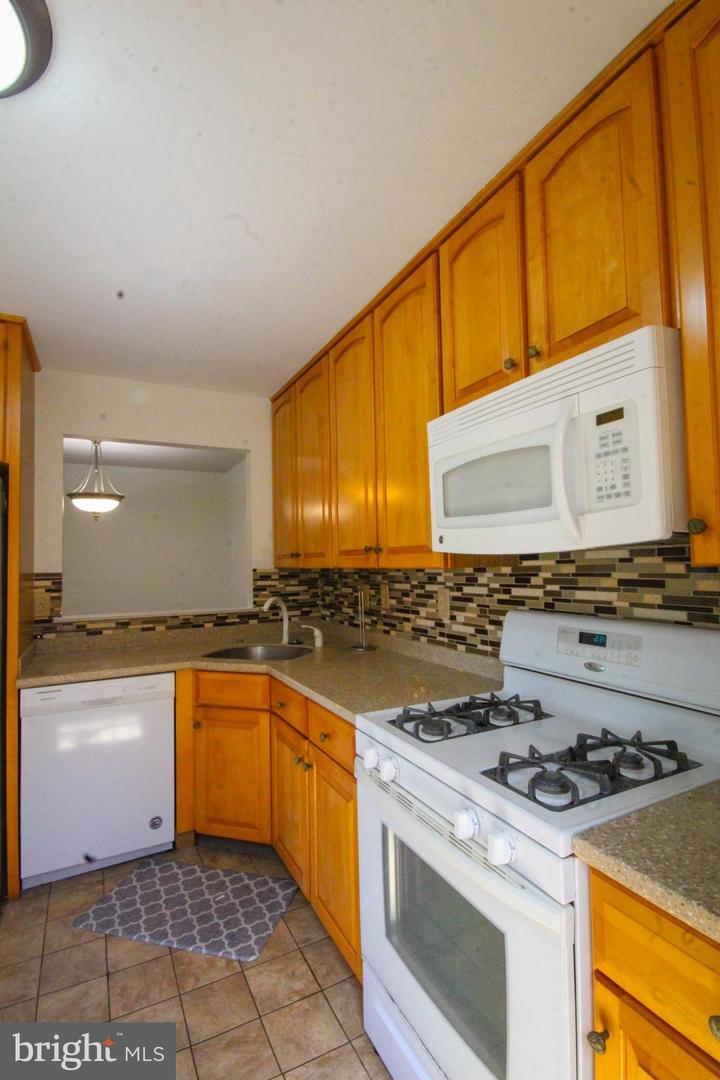 431 Atlanta Ct Property Photo 8