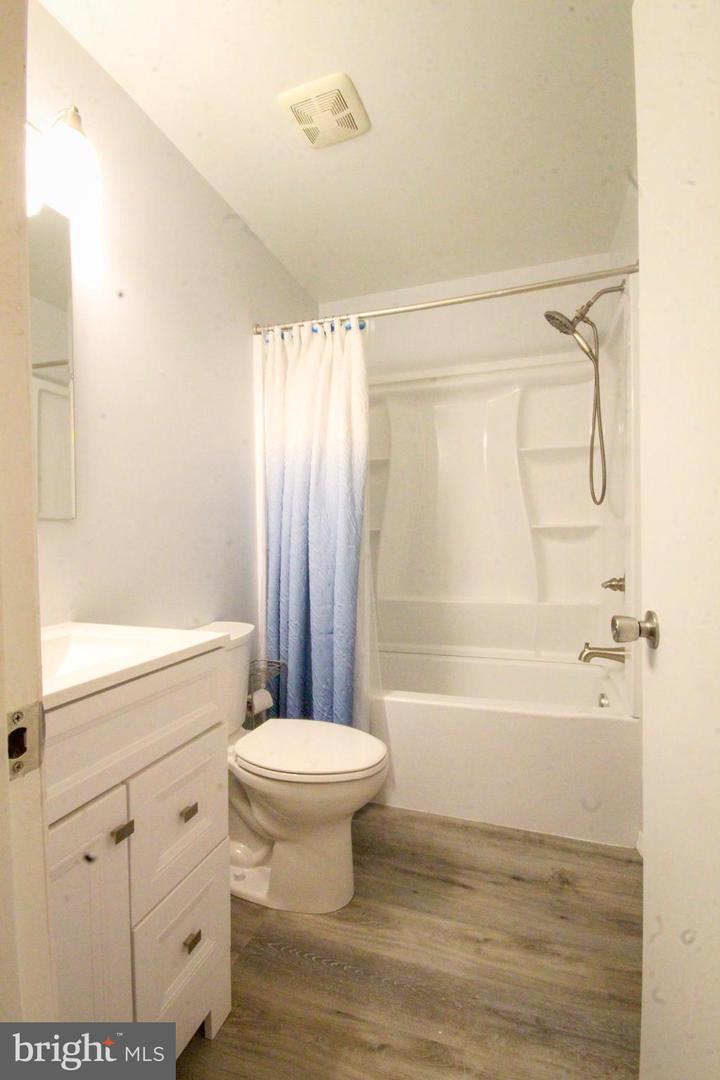 431 Atlanta Ct Property Photo 23