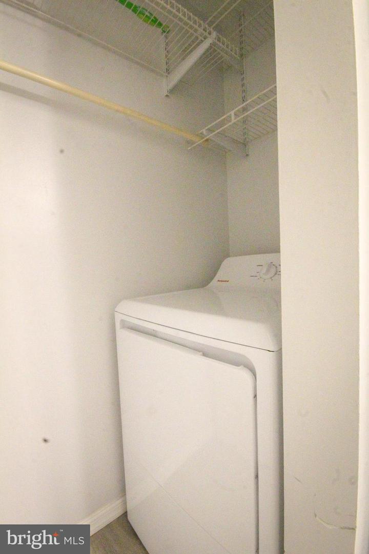 431 Atlanta Ct Property Photo 26