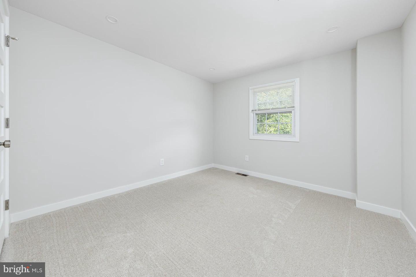 228 Leona Ct Property Photo 25