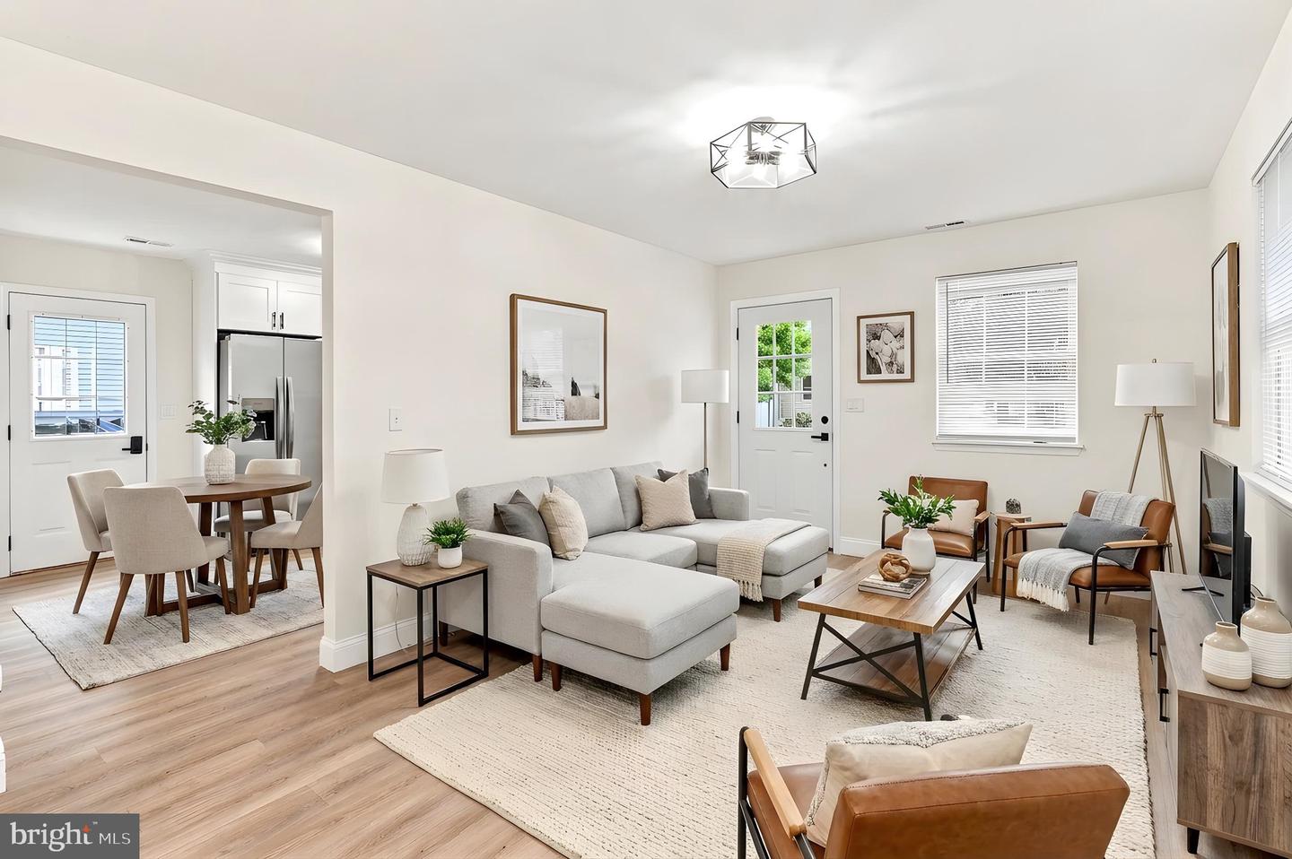 23 E Buck St Property Photo 1