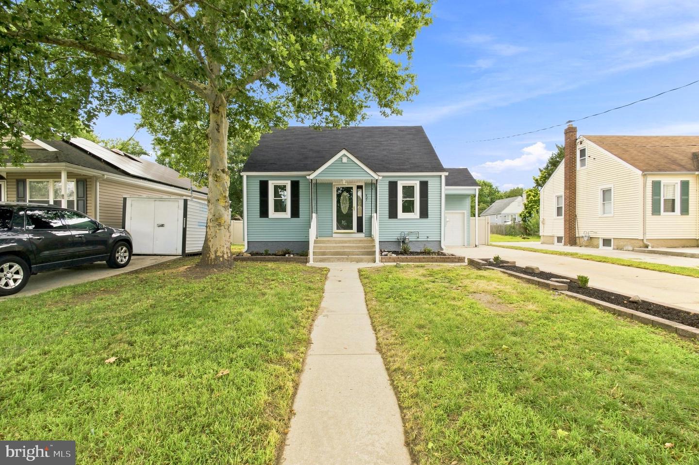 421 Beacon Ave Property Photo 1