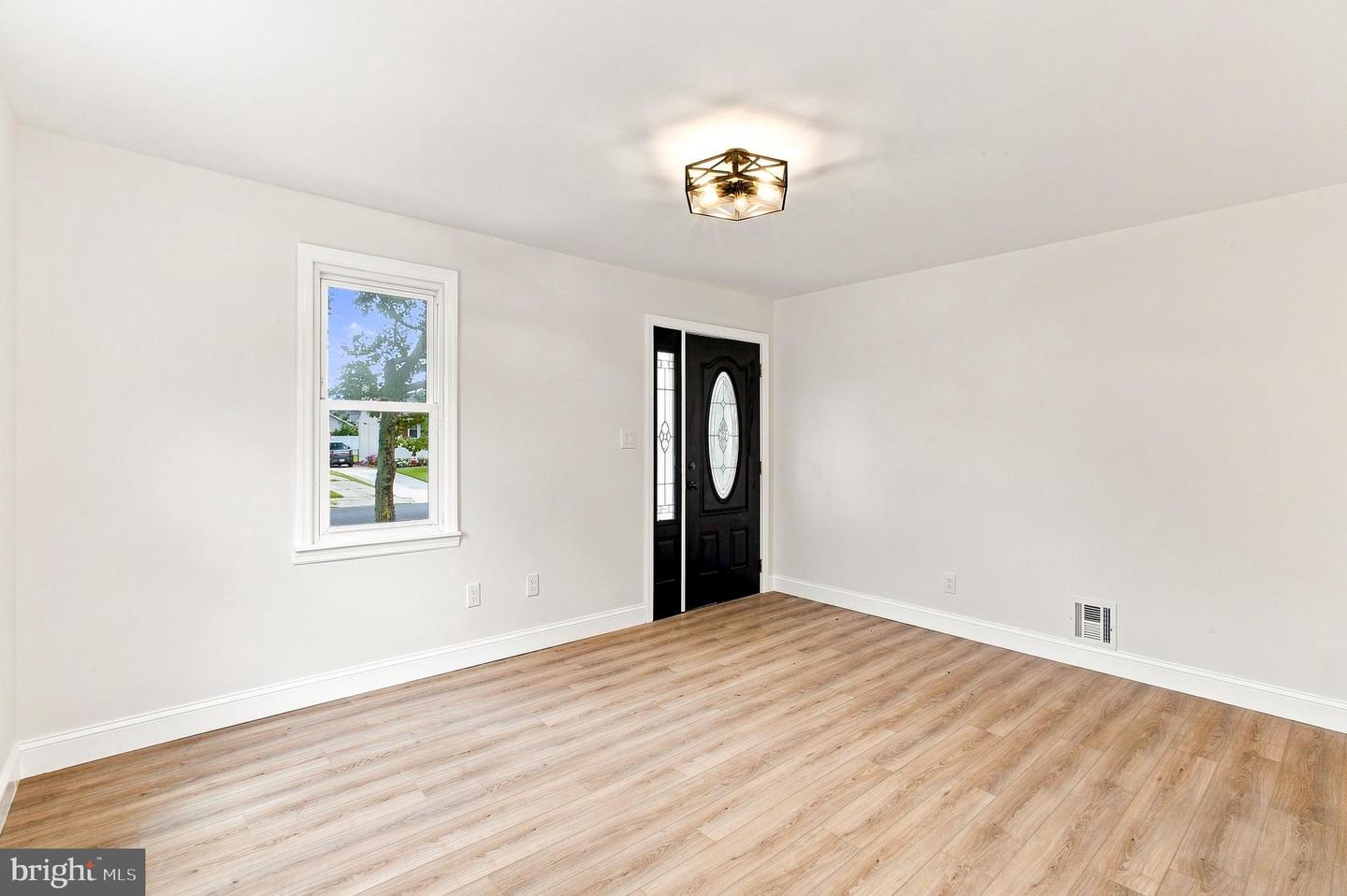 421 Beacon Ave Property Photo 13