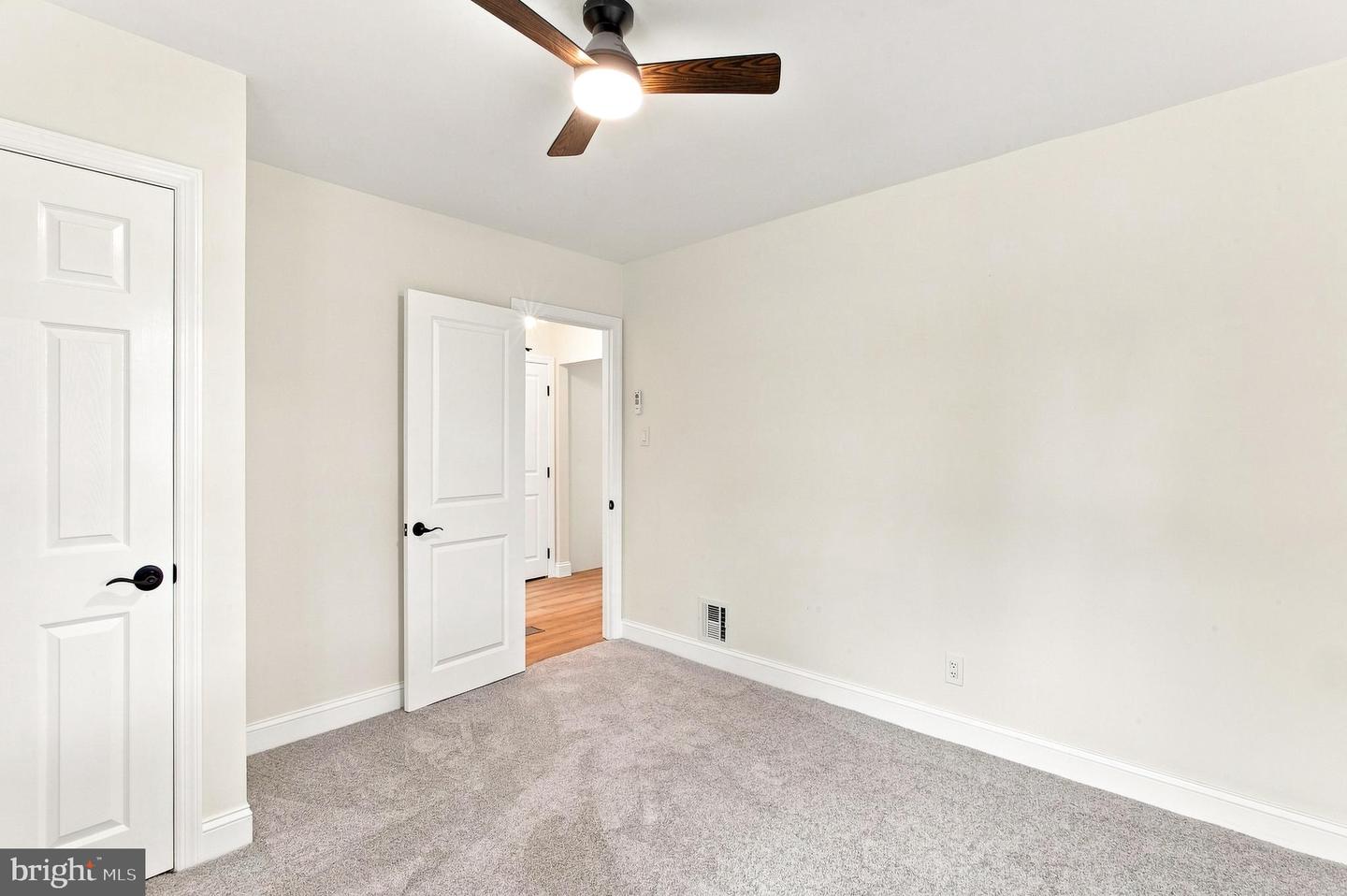 421 Beacon Ave Property Photo 16